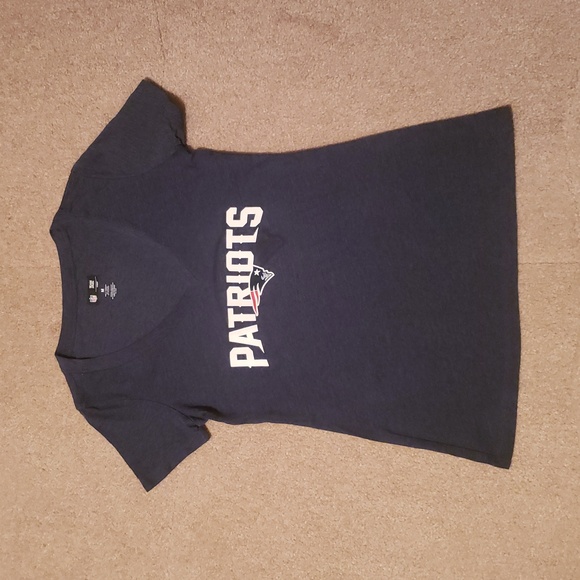 NFL Tops - NFL Team Apparel Women's New England Patroits V-neck Short Sleeve Shirt